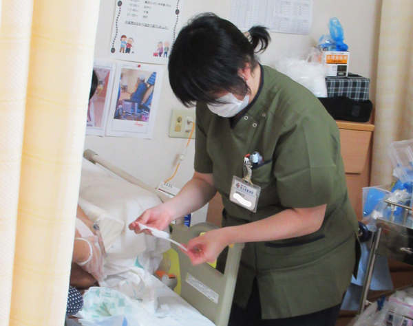 褥瘡処置(実技指導)の様子